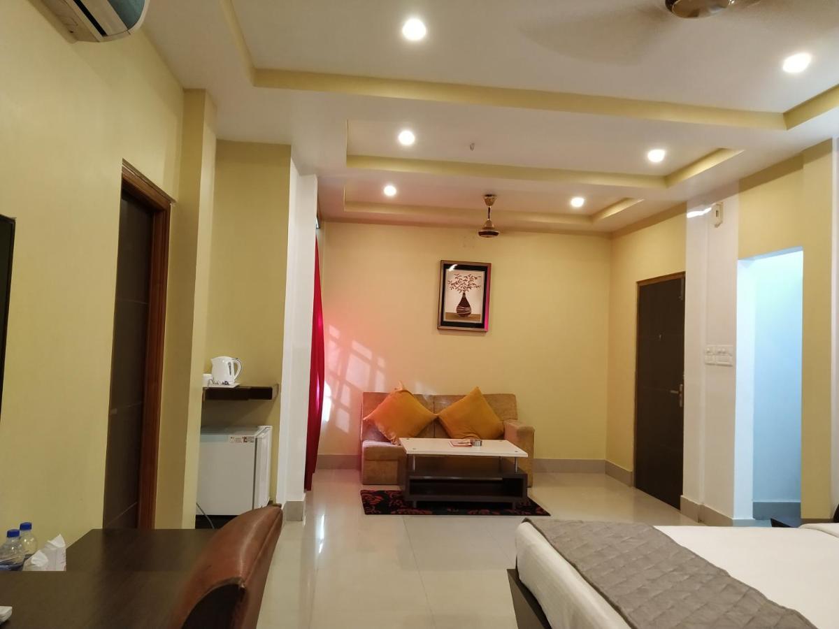 Hotel Sc Continental Itanagar ภายนอก รูปภาพ