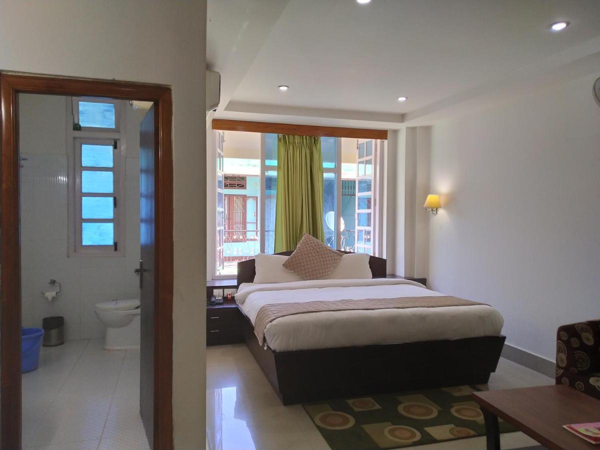 Hotel Sc Continental Itanagar ภายนอก รูปภาพ